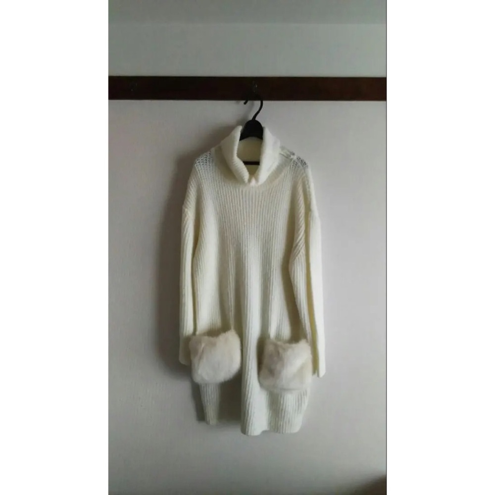 Mercuryduo knit one piece with faux fur pockets
